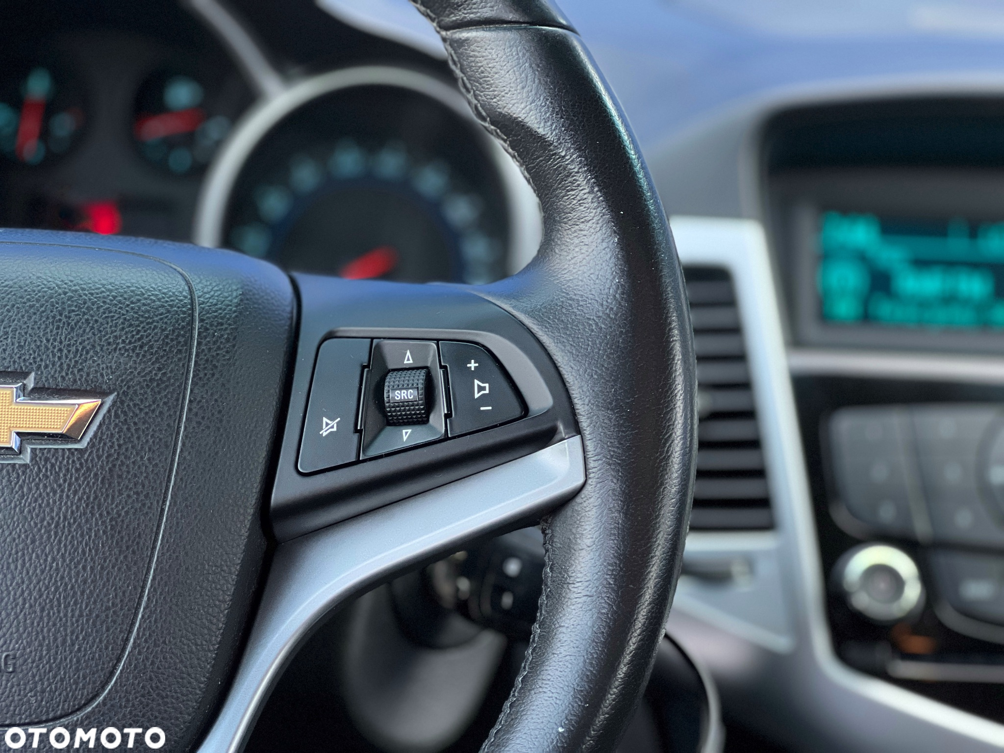 Chevrolet Cruze 1.6 LS+ - 17