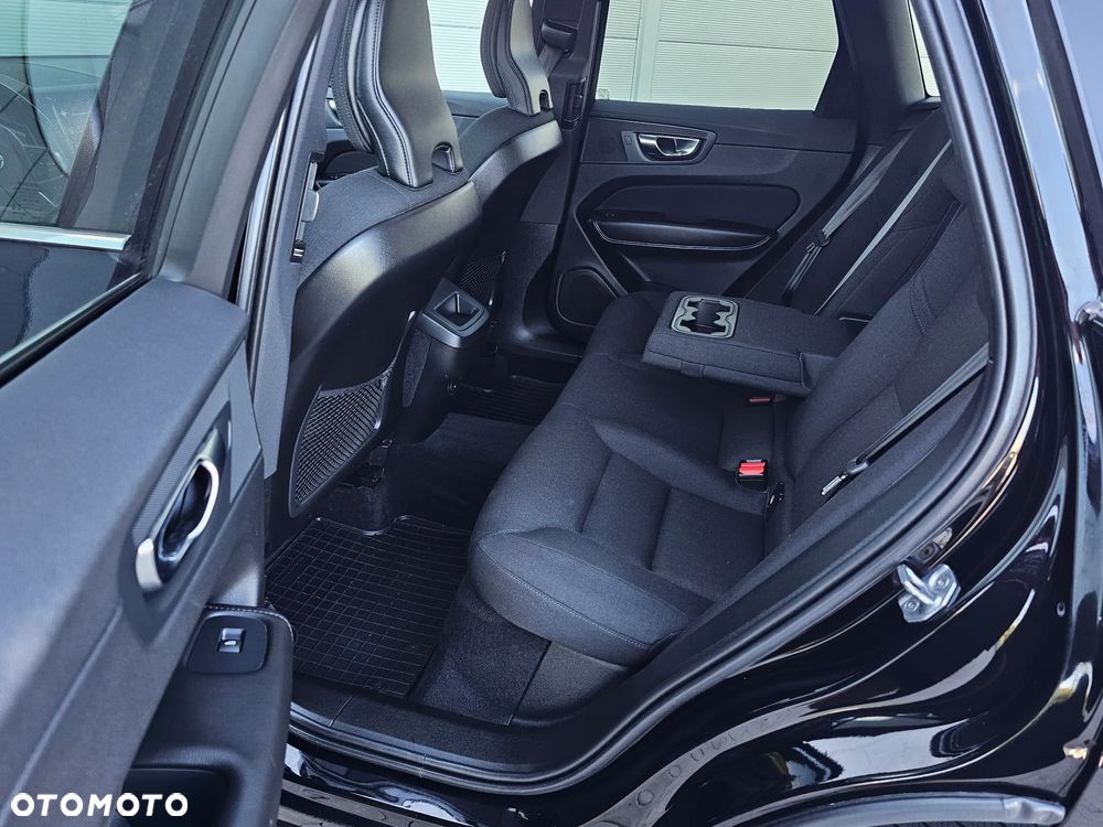 Volvo XC 60 B4 D Geartronic Momentum Pro - 6