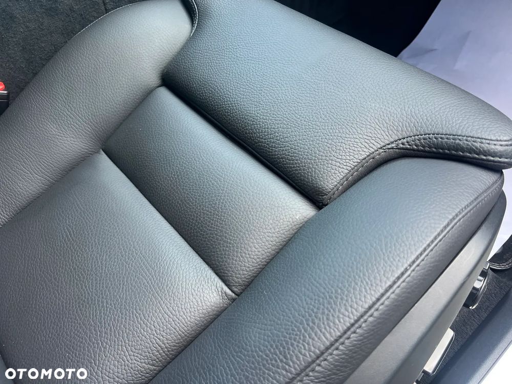 Volvo XC 90 B5 D AWD Plus Bright 7os - 35