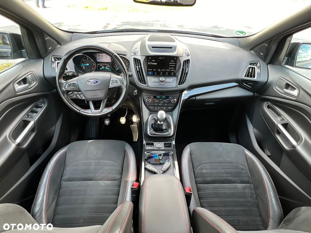 Ford Kuga 2.0 TDCi 4x4 ST-Line - 14