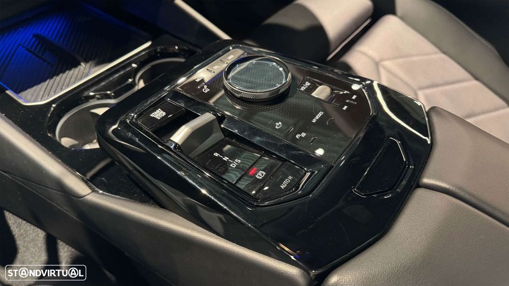 BMW 530 e Pack Desportivo M - 12