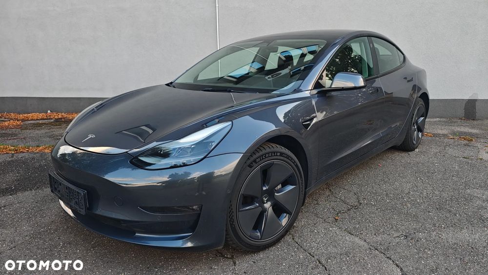 Tesla Model 3 Langstreckenbatterie Allradantrieb Dual Motor - 1