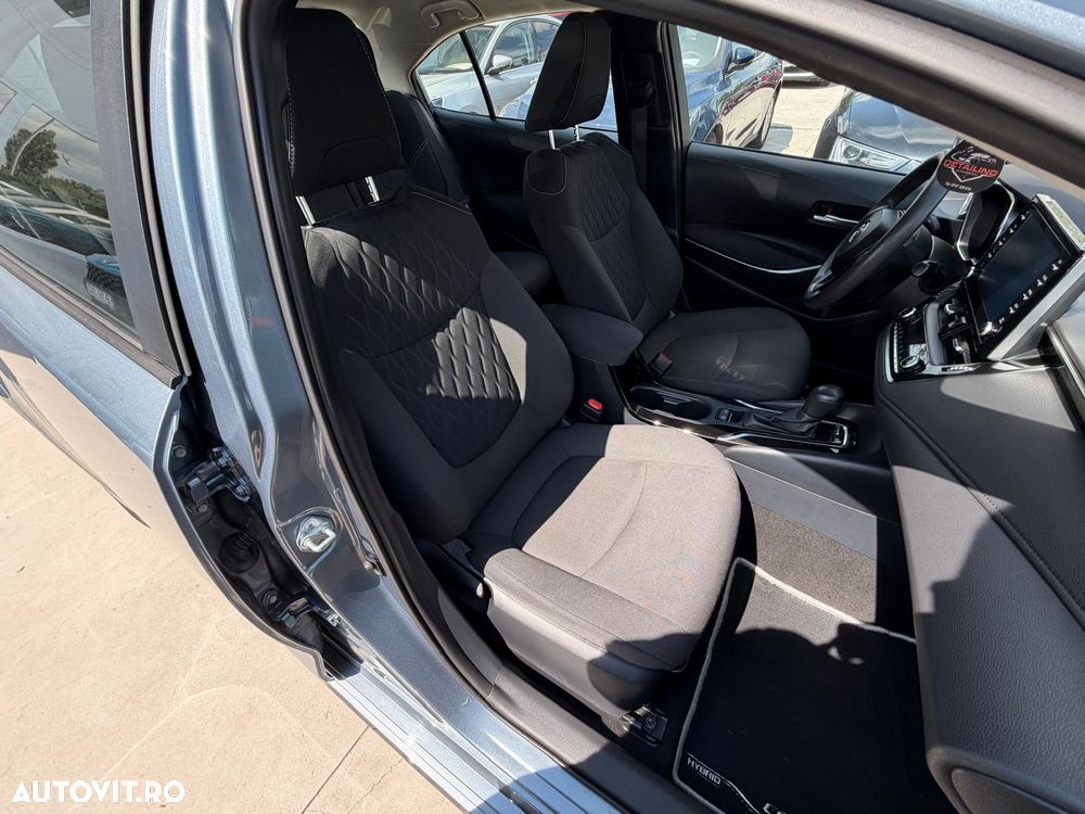 Toyota Corolla 1.8 HSD Business - 17