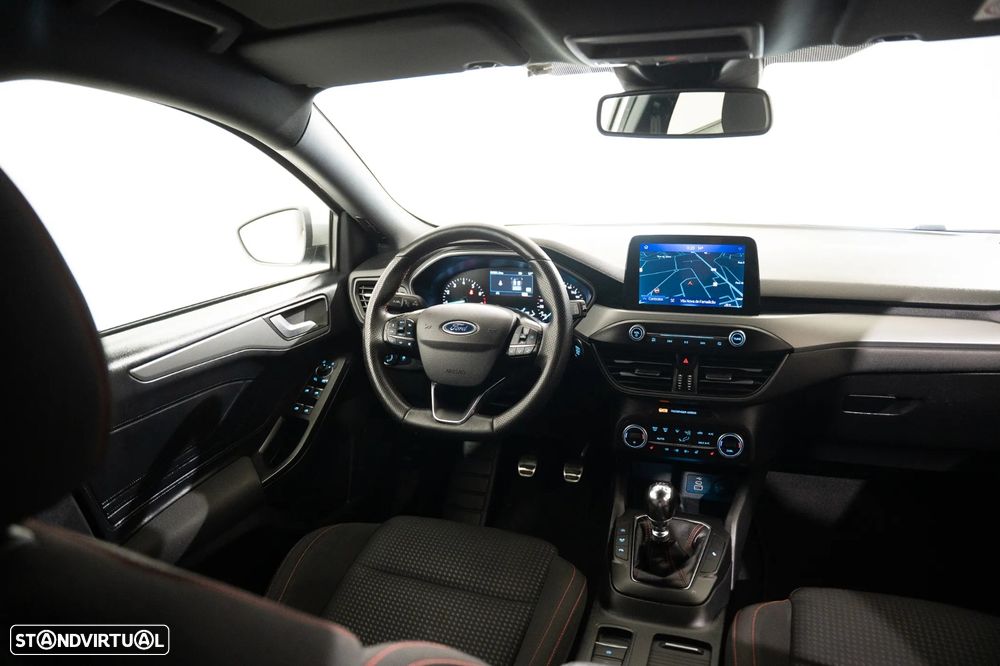 Ford Focus 1.0 EcoBoost MHEV ST-Line - 4