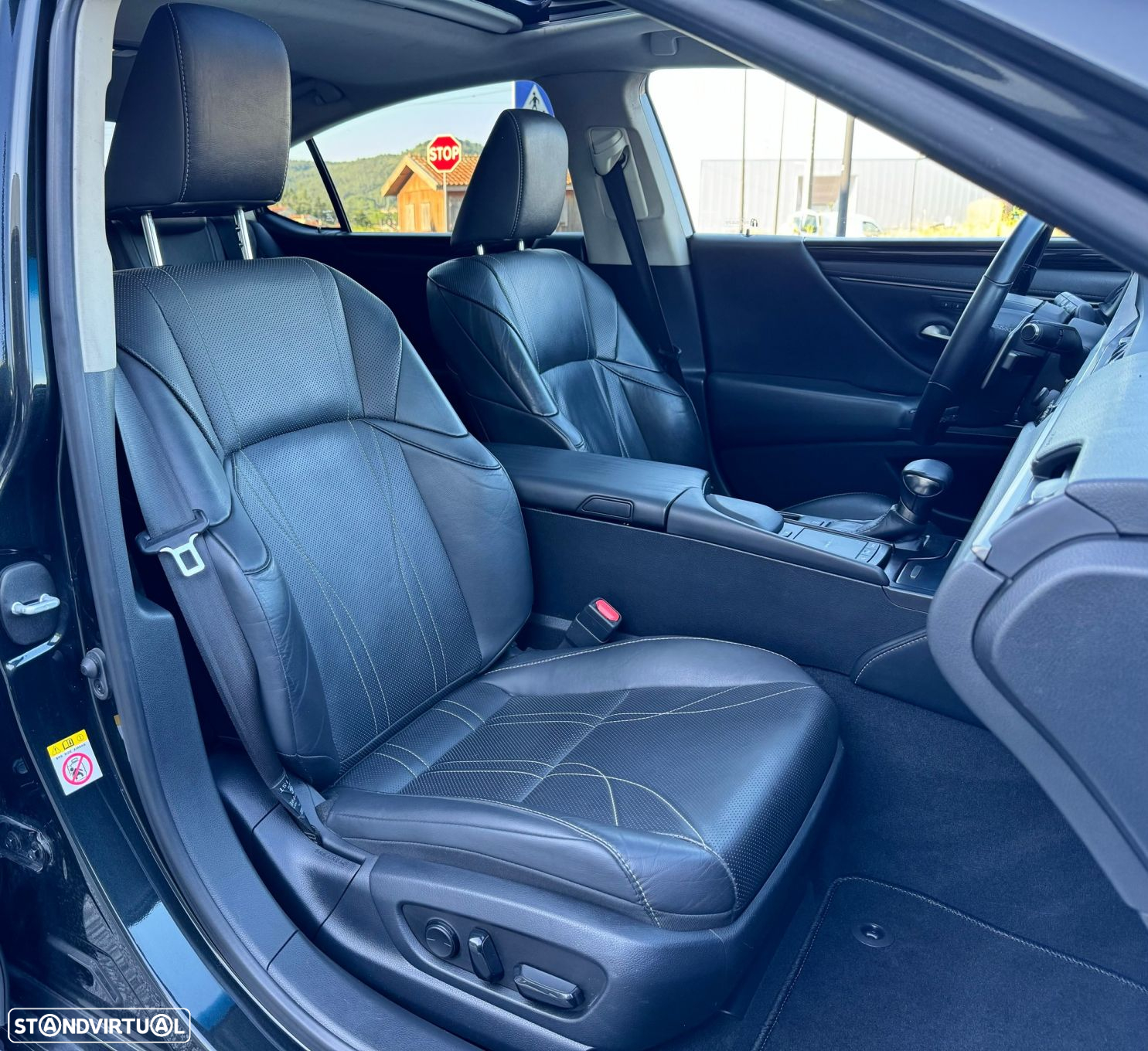 Lexus es-300h Executive+ - 26