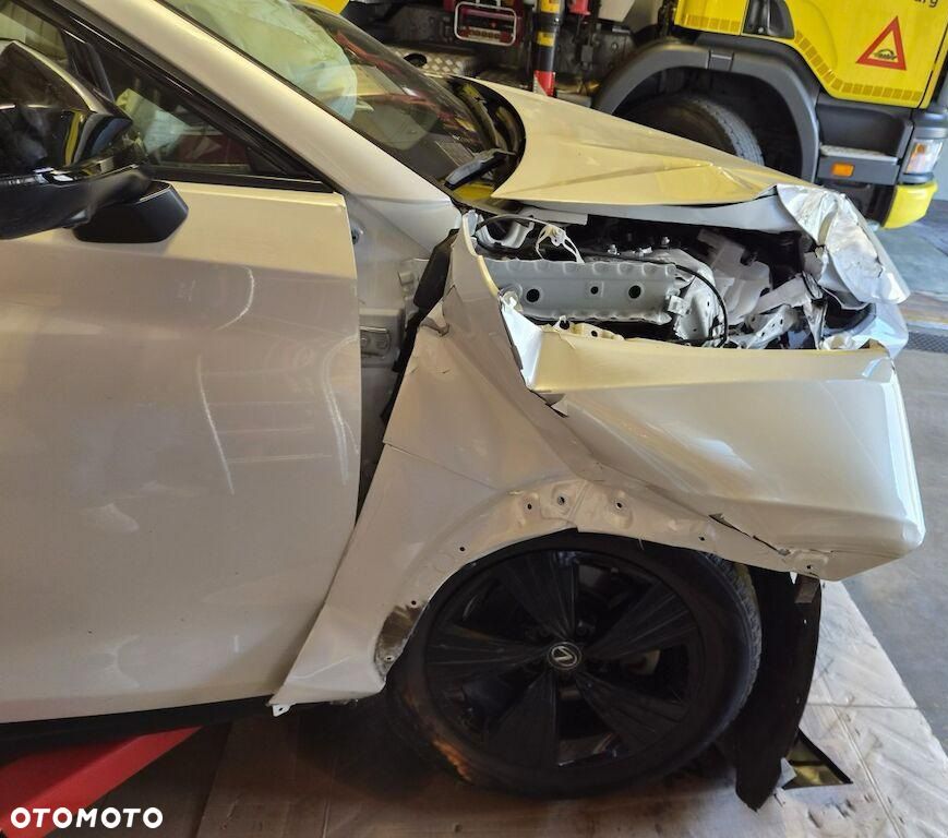 Lexus RZ 450e Prestige DIRECT4 - 5