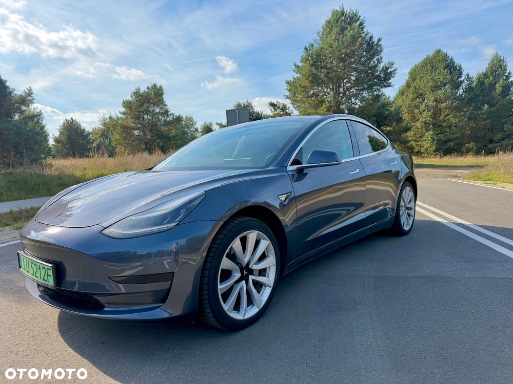 Tesla Model 3 - 3