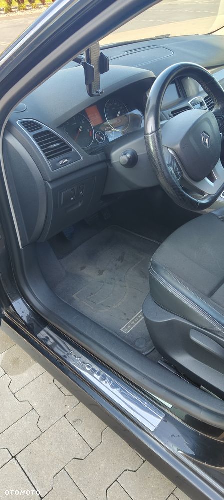 Renault Laguna 2.0 dCi GT ESM - 33