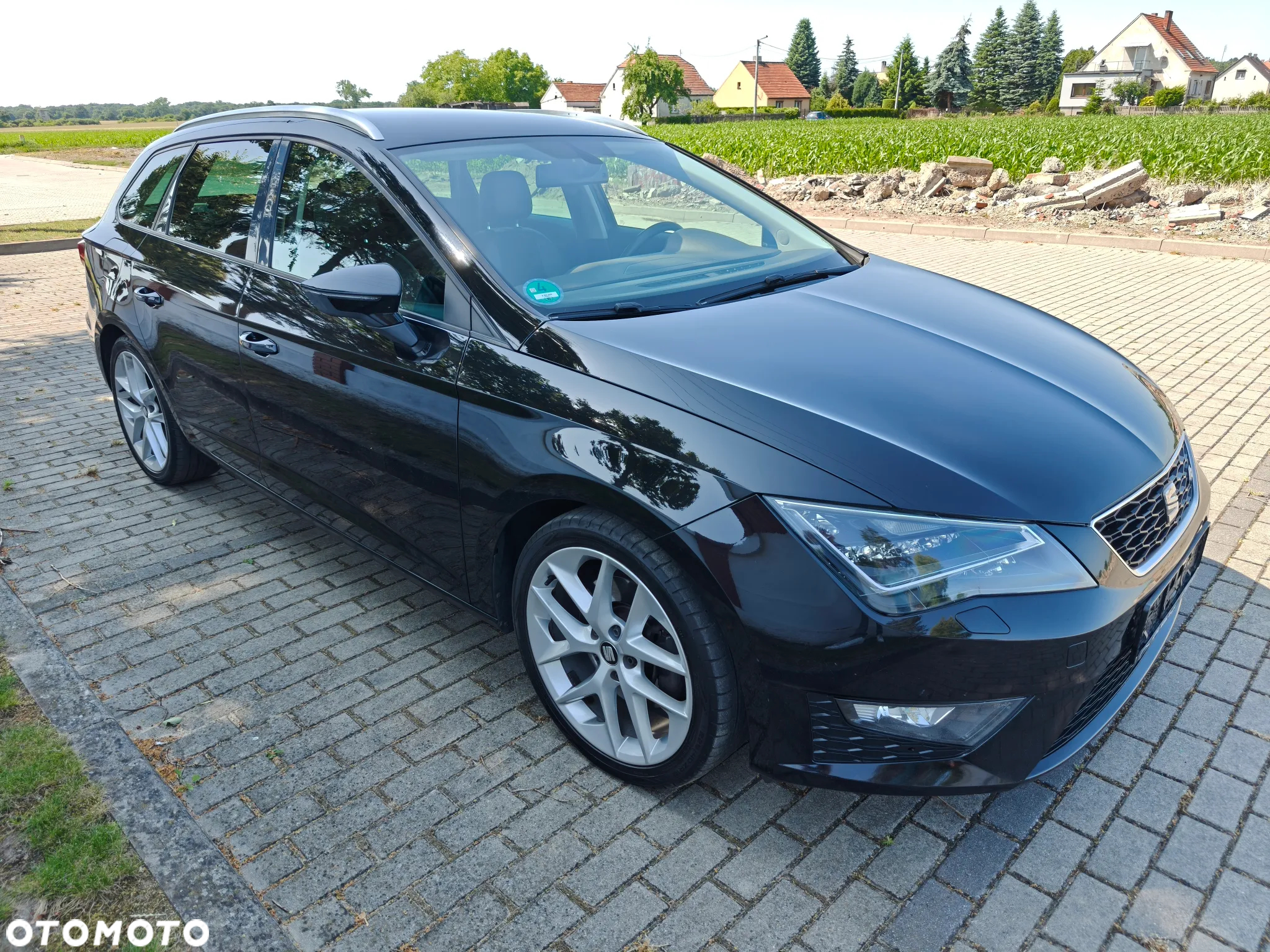 Seat Leon 2.0 TDI FR Black S&S - 4