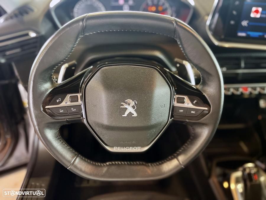 Peugeot 2008 1.2 PureTech Active Pack EAT8 - 12