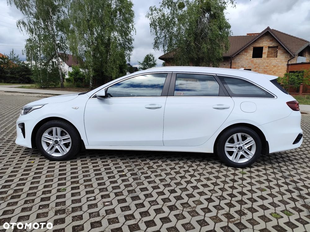Kia Ceed 1.6 CRDi mHEV M DCT - 3