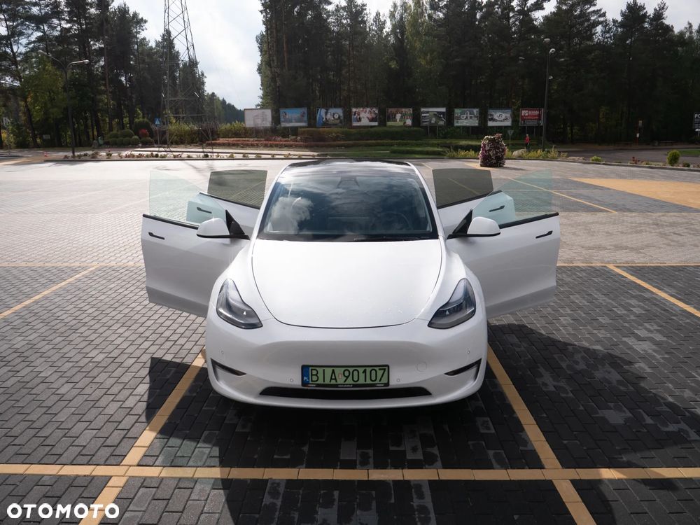 Tesla Y Long Range AWD - 15