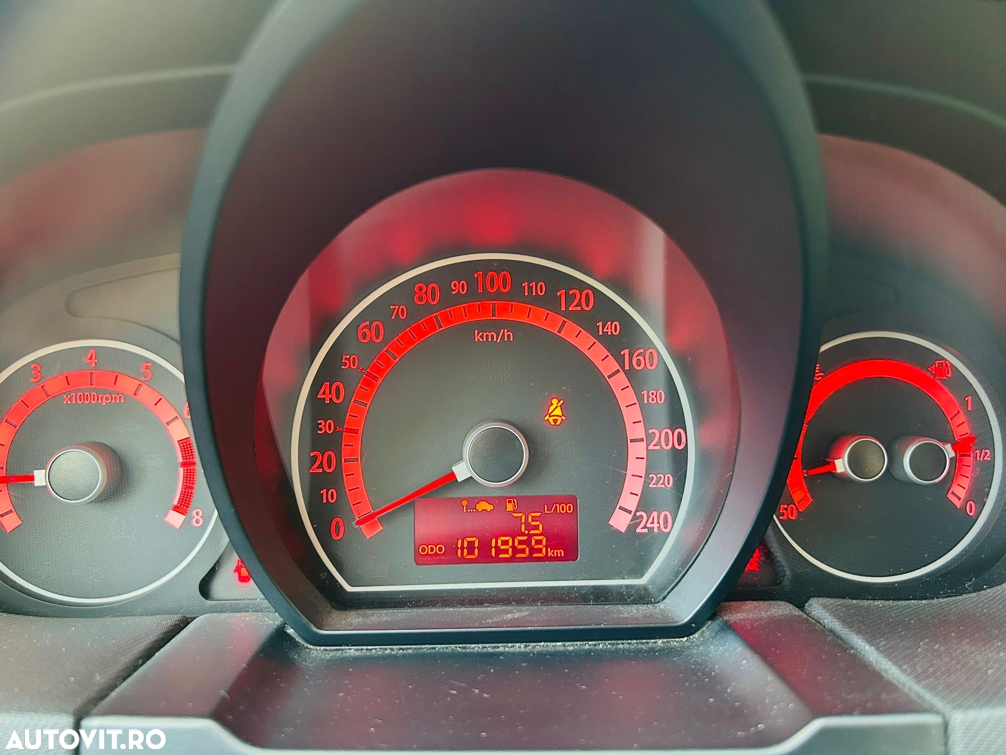 Kia Ceed - 8