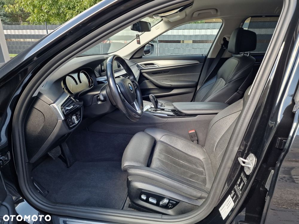 BMW Seria 5 530d Sport Line - 19