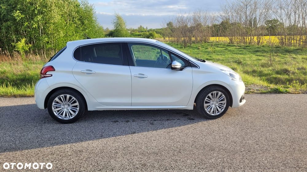 Peugeot 208 - 3