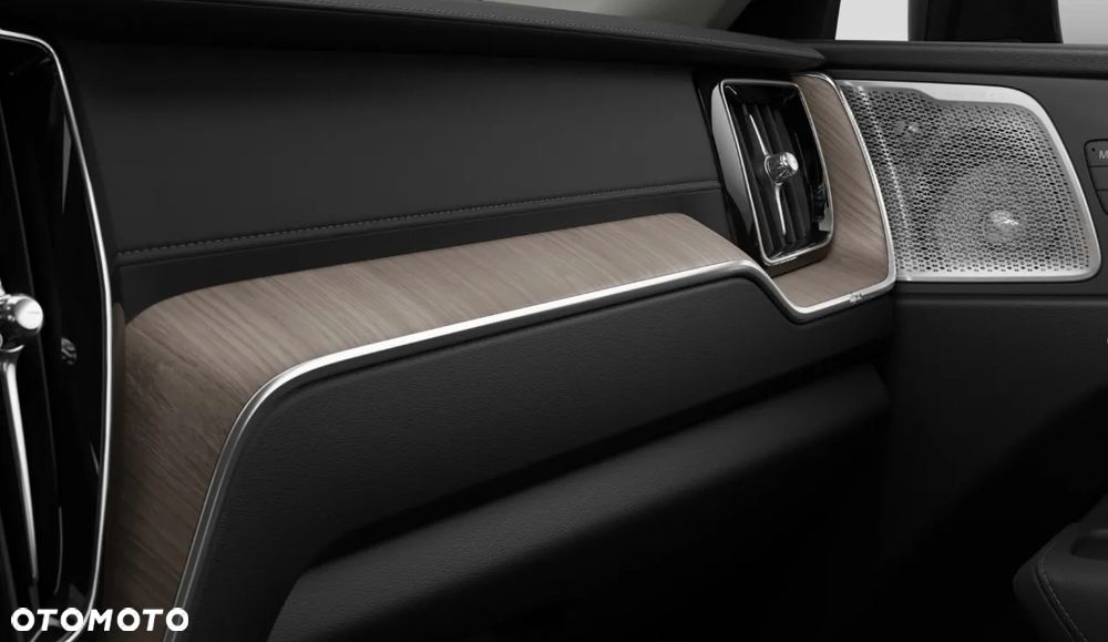 Volvo XC 60 T8 Plug-In Hybrid AWD Ultra Dark - 16