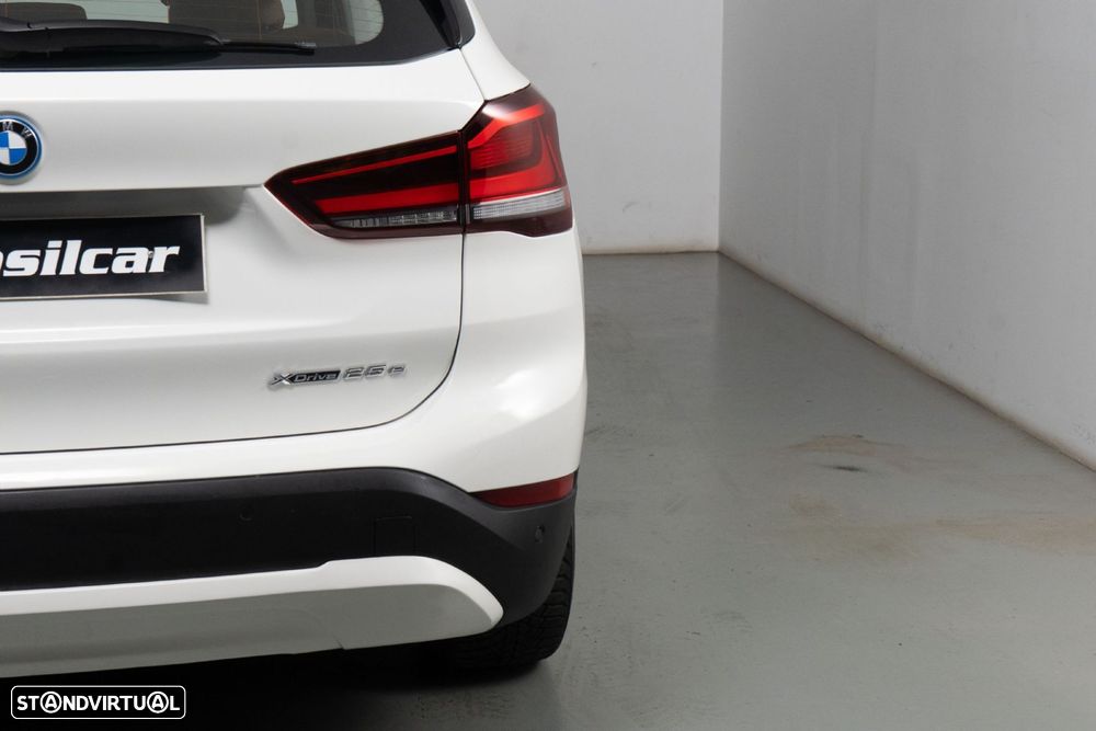 BMW X1 25 e xDrive Corporate Edition - 21
