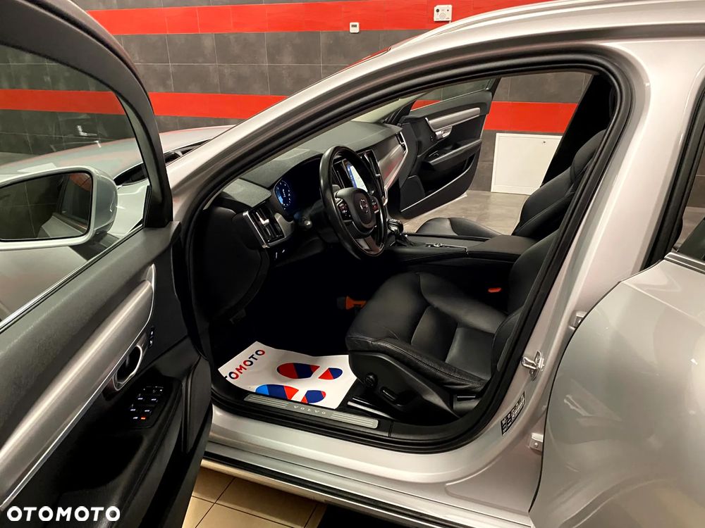 Volvo V90 D4 Geartronic Kinetic - 17