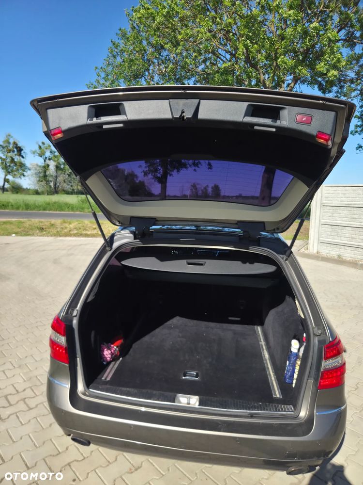 Mercedes-Benz Klasa E 350 CDI 4-Matic BlueEff - 21