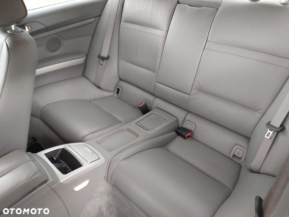 BMW Seria 3 320d DPF Efficient Dynamics Edition - 12