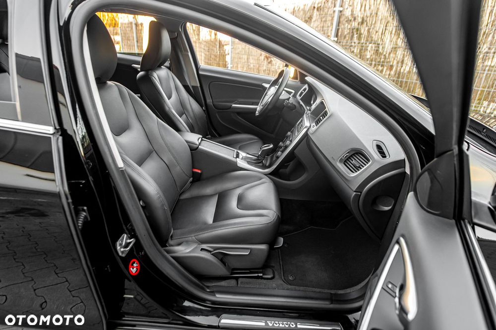 Volvo V60 D3 Geartronic Summum - 21
