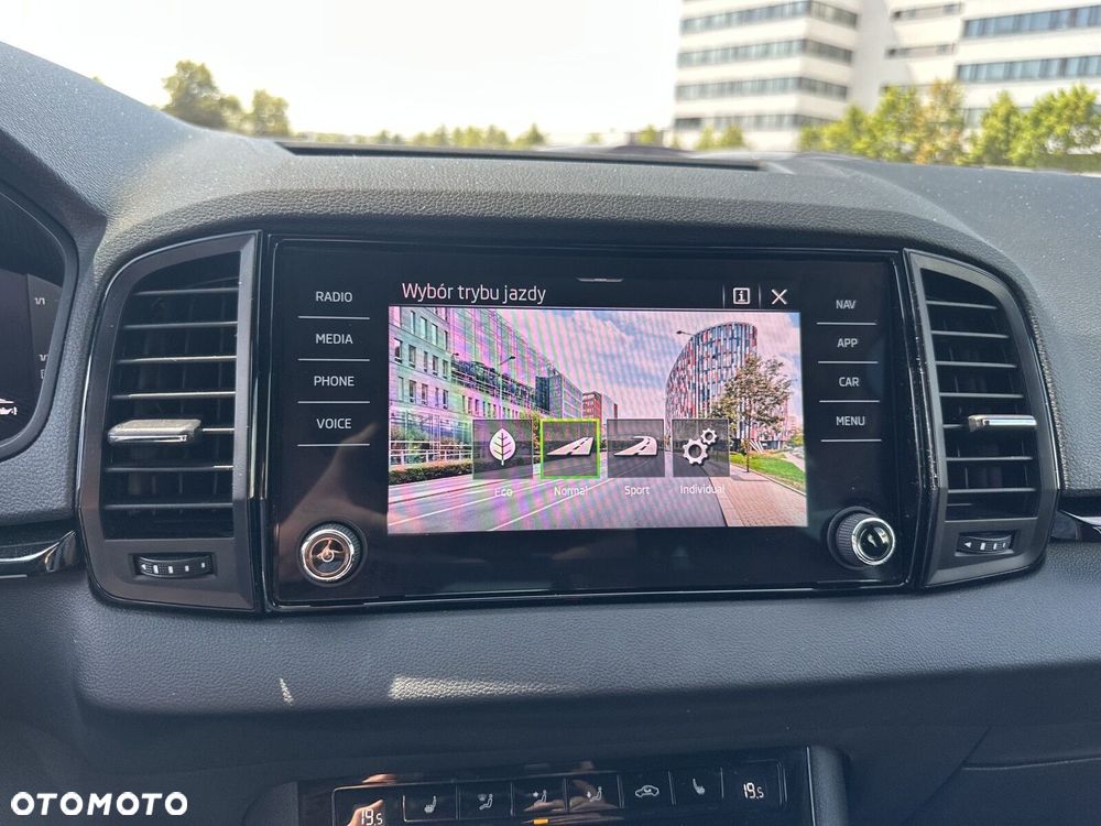 Skoda Karoq 1.5 TSI ACT Sportline DSG - 23