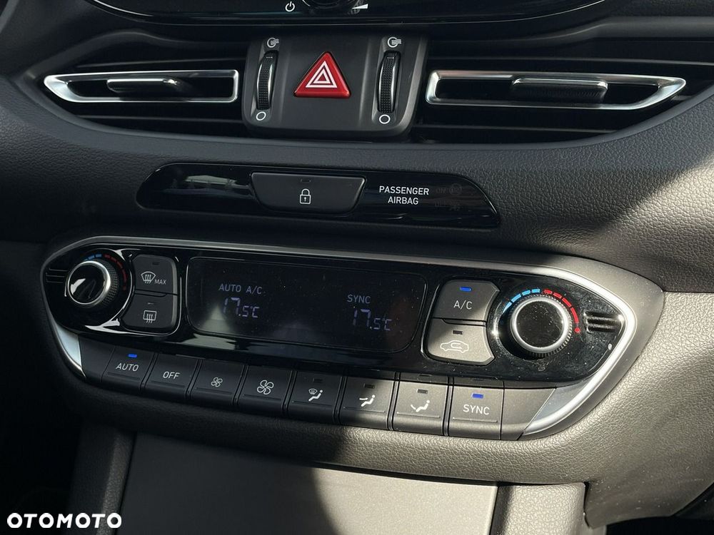 Hyundai i30 1.5 T-GDI 48V Premium DCT - 26