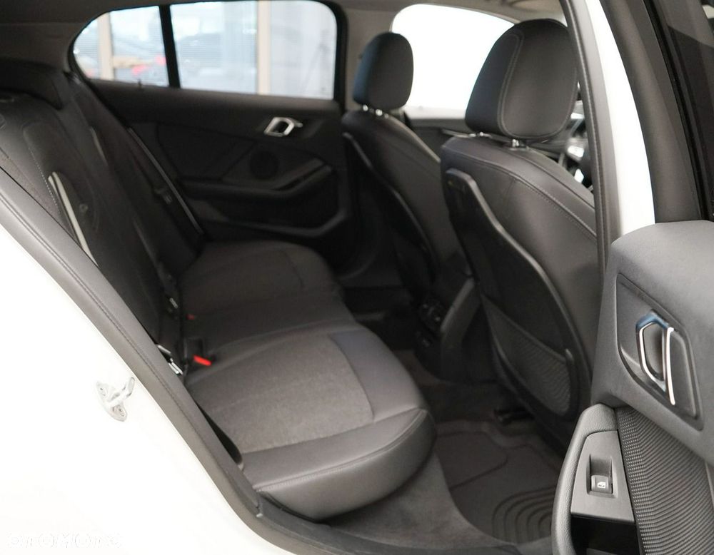 BMW Seria 1 - 22