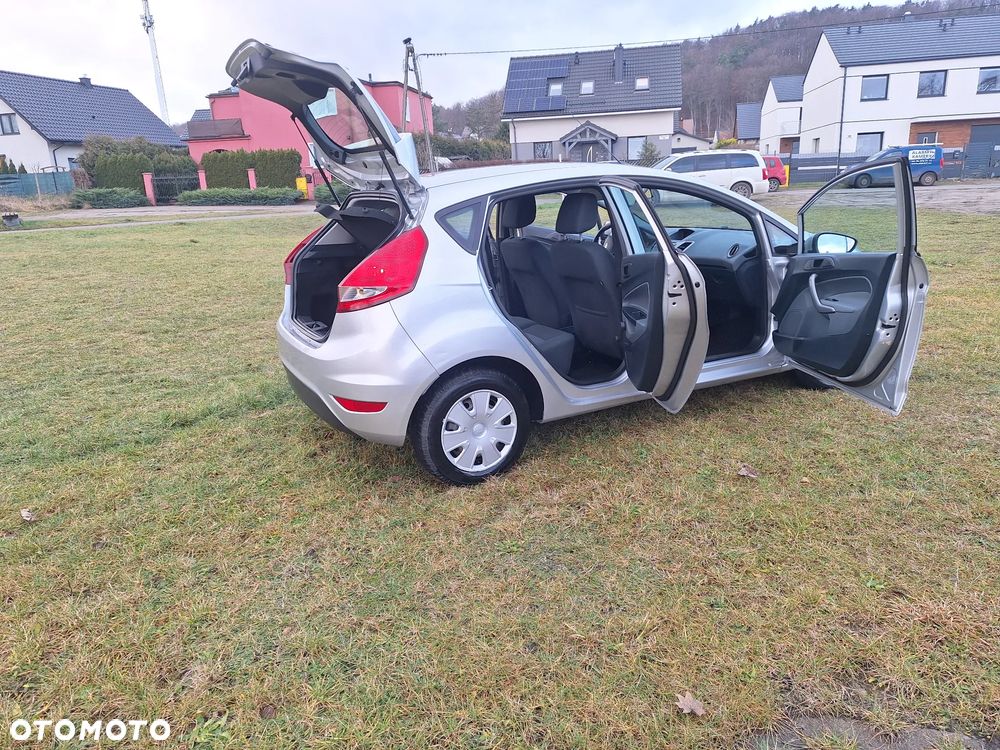 Ford Fiesta 1.25 Celebration - 19