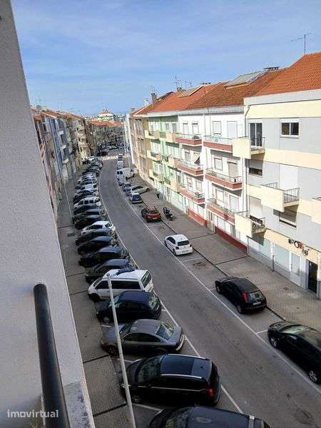 Vende-se T2 + 1 no Fogueteiro - Grande imagem: 4/5