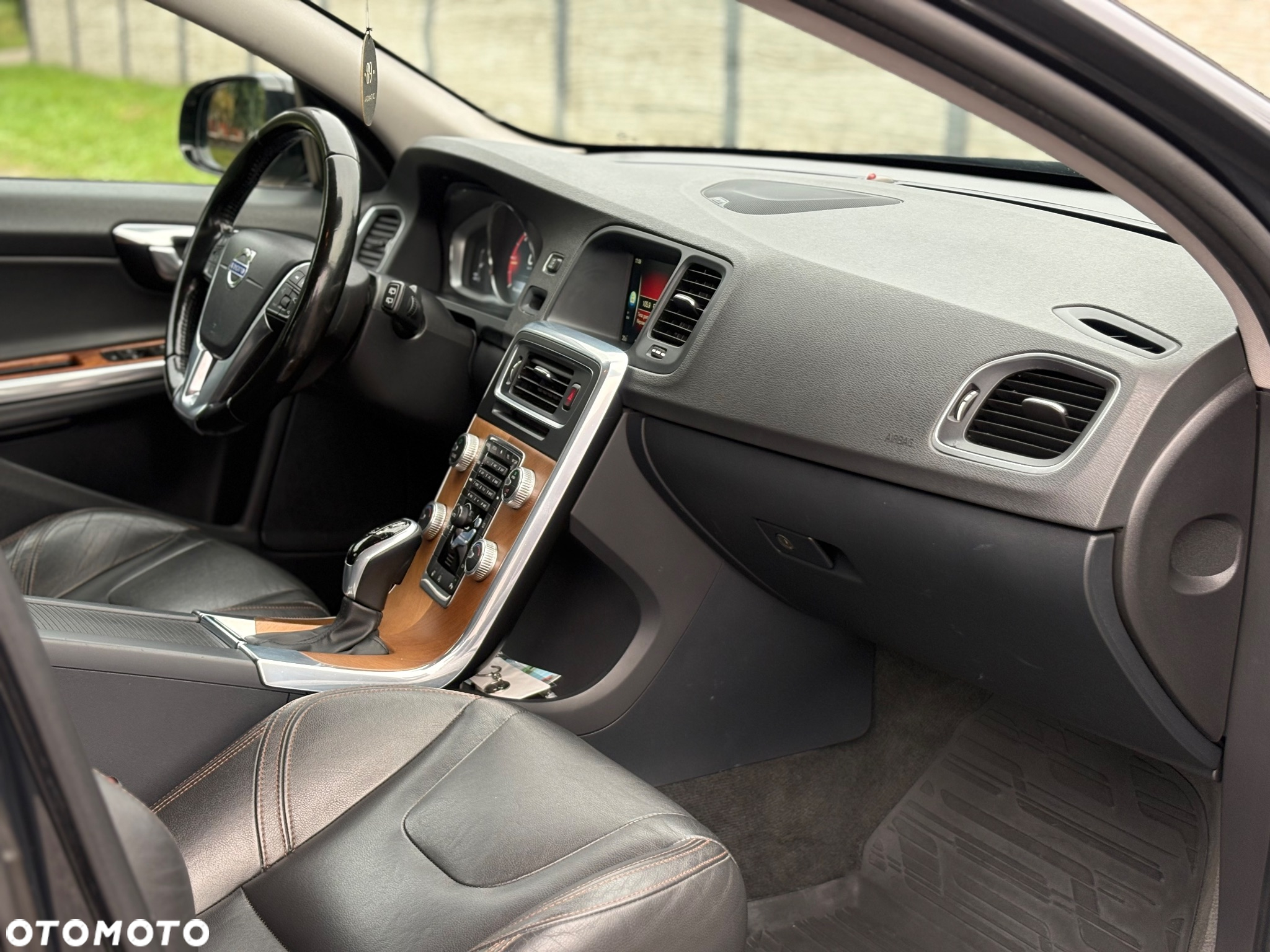 Volvo V60 Cross Country D4 Drive-E Momentum - 16