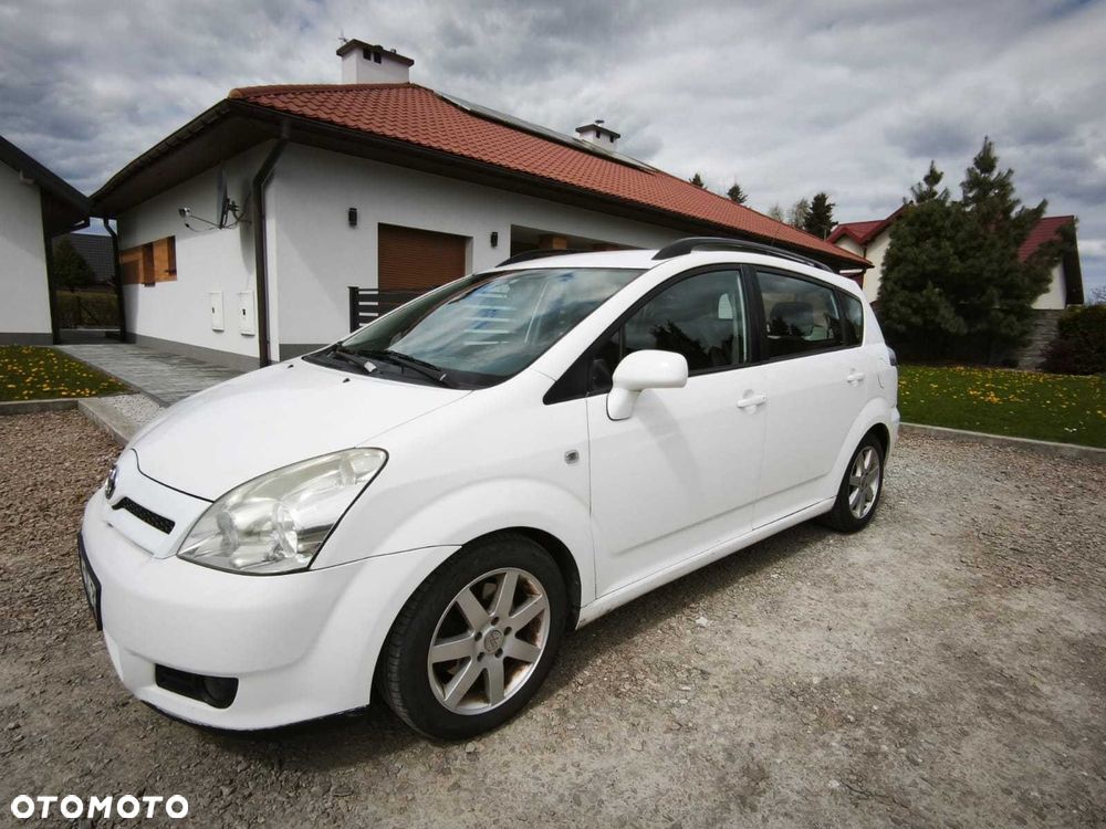Toyota Corolla Verso - 1