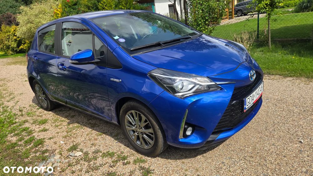 Toyota Yaris Hybrid 100 Premium - 2