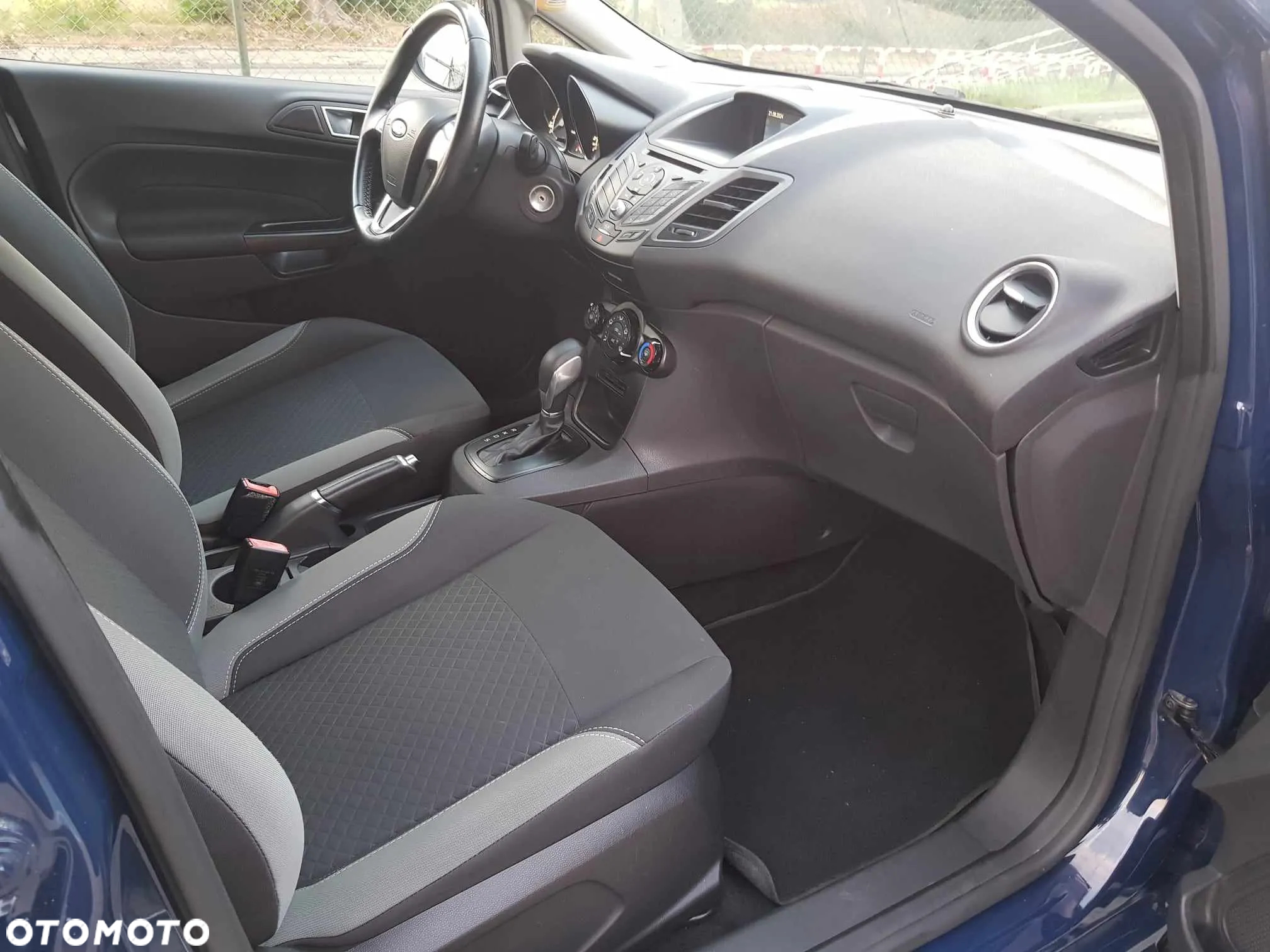 Ford Fiesta - 12