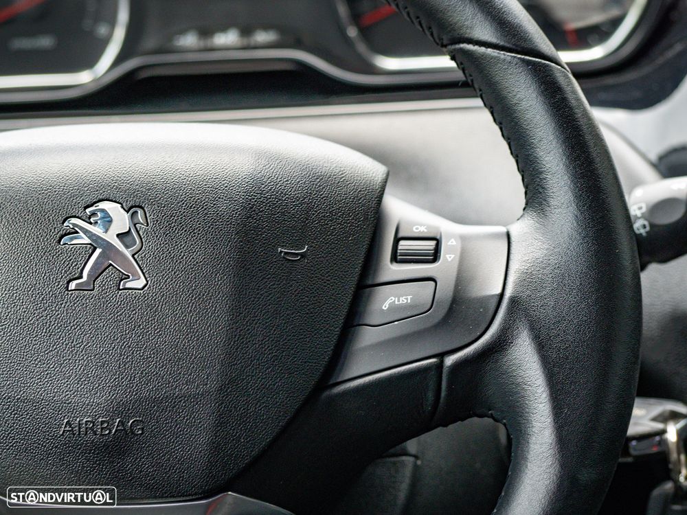 Peugeot 208 1.4 HDi SE Style - 15