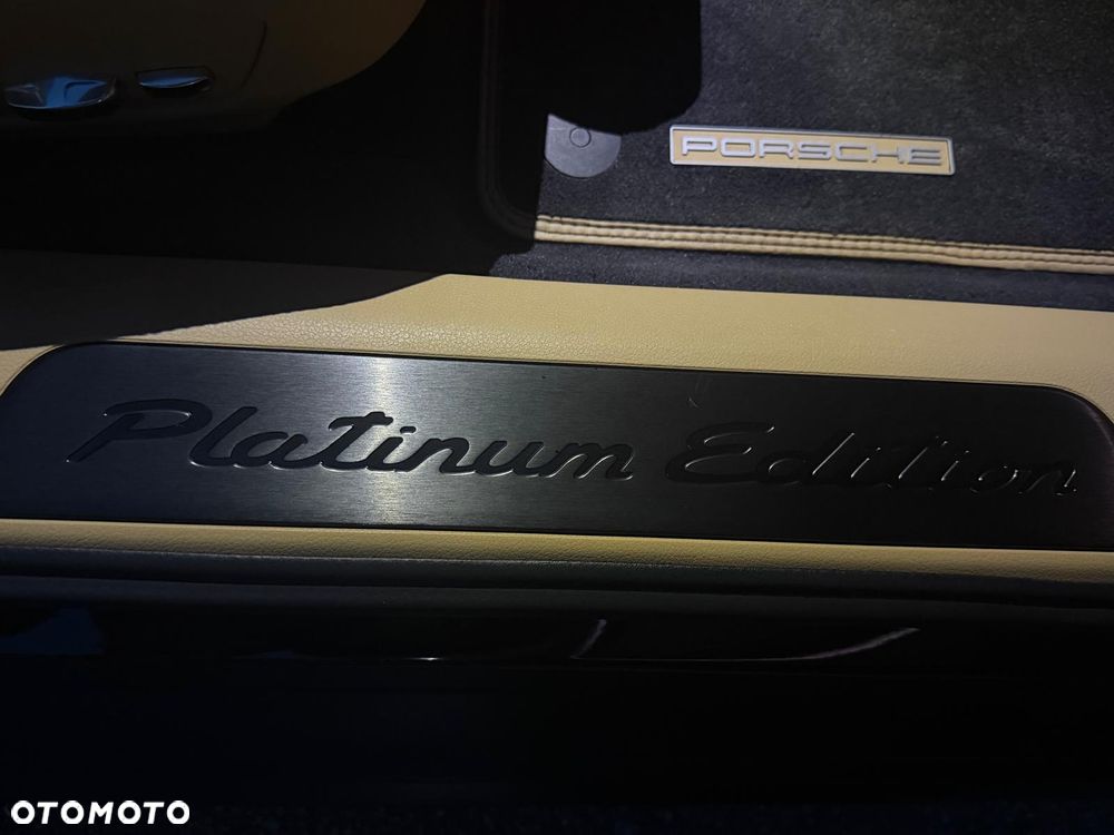 Porsche Panamera 4 Platinum Edition - 25