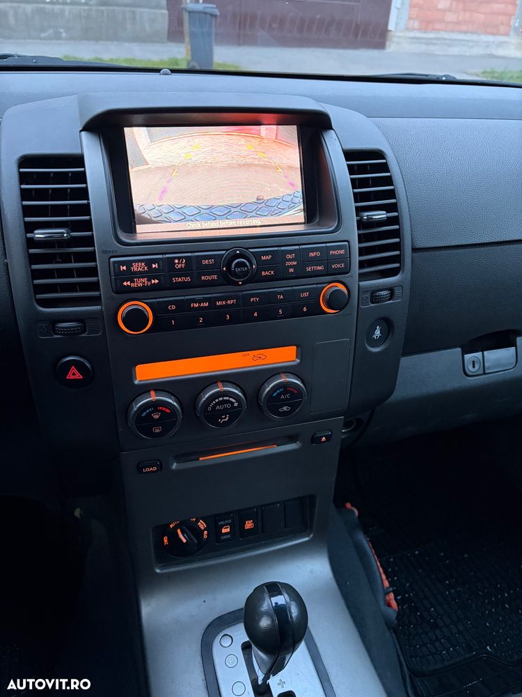 Nissan Pathfinder - 14