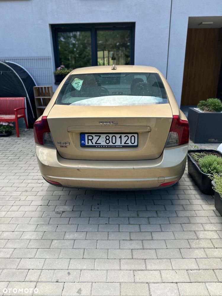 Volvo S40 2.0D Momentum - 1