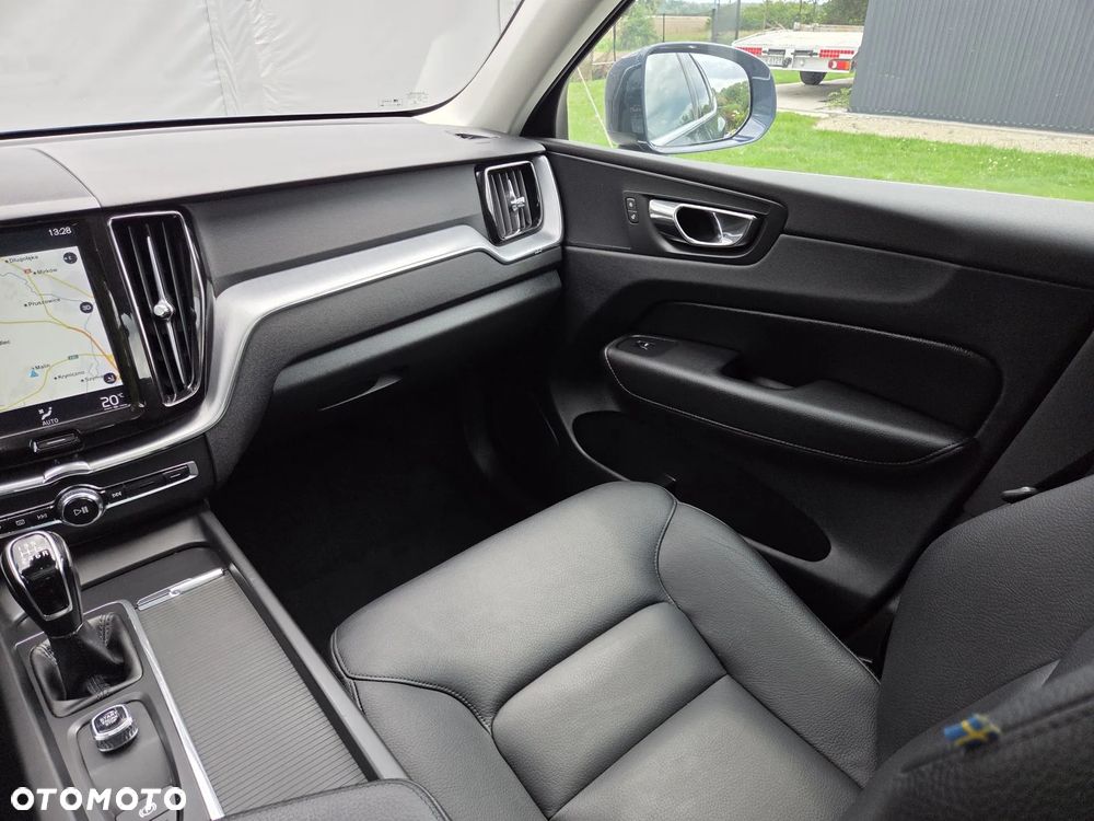 Volvo XC 60 D3 Momentum Pro - 10