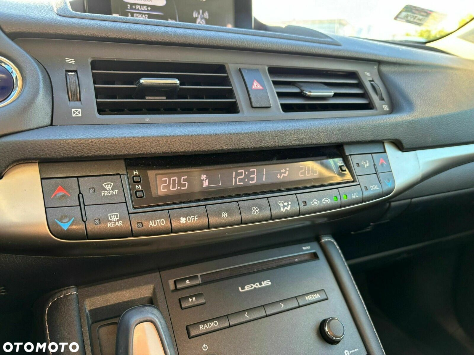 Lexus CT - 14