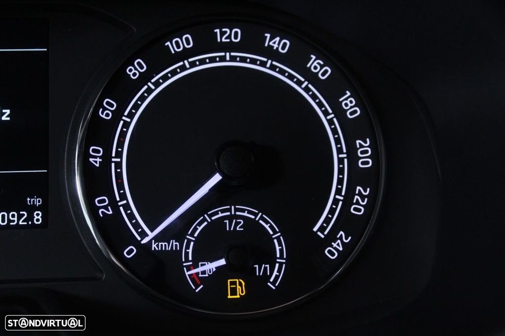 Skoda Fabia 1.0 MPI Selection - 26