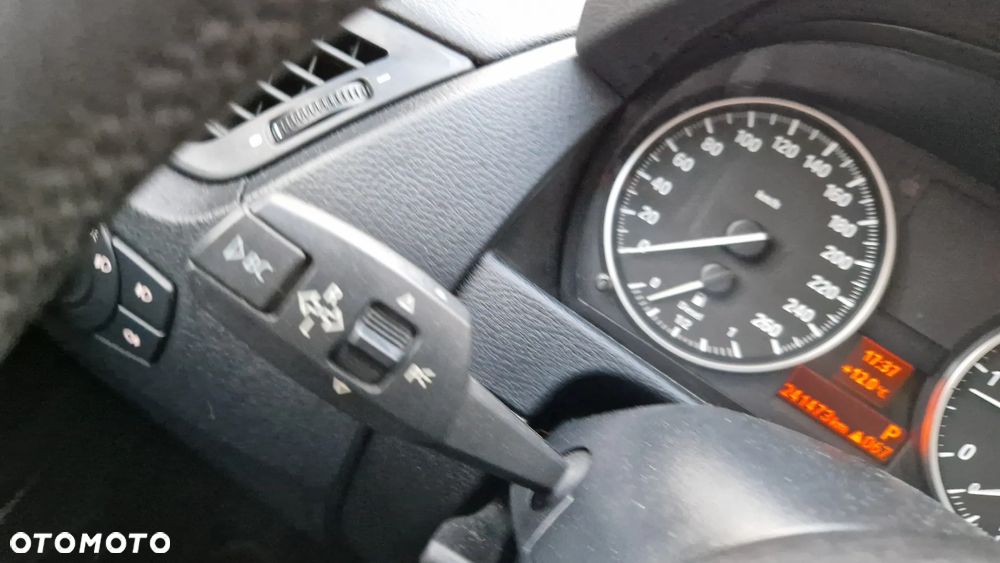 BMW X1 xDrive20d - 13