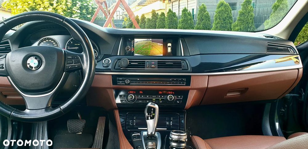 BMW Seria 5 518d - 25