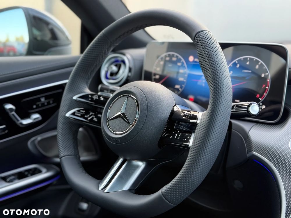 Mercedes-Benz CLE - 32