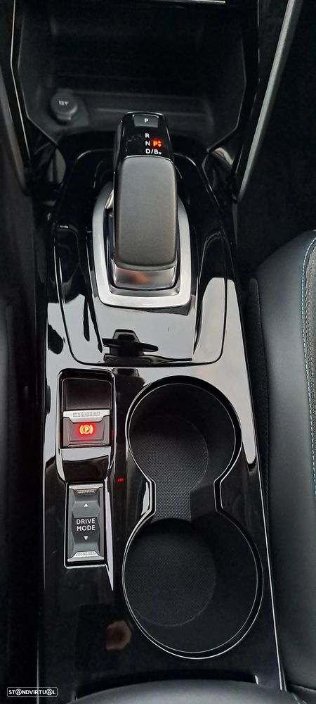 Peugeot e-2008 50 kWh Allure Pack - 30