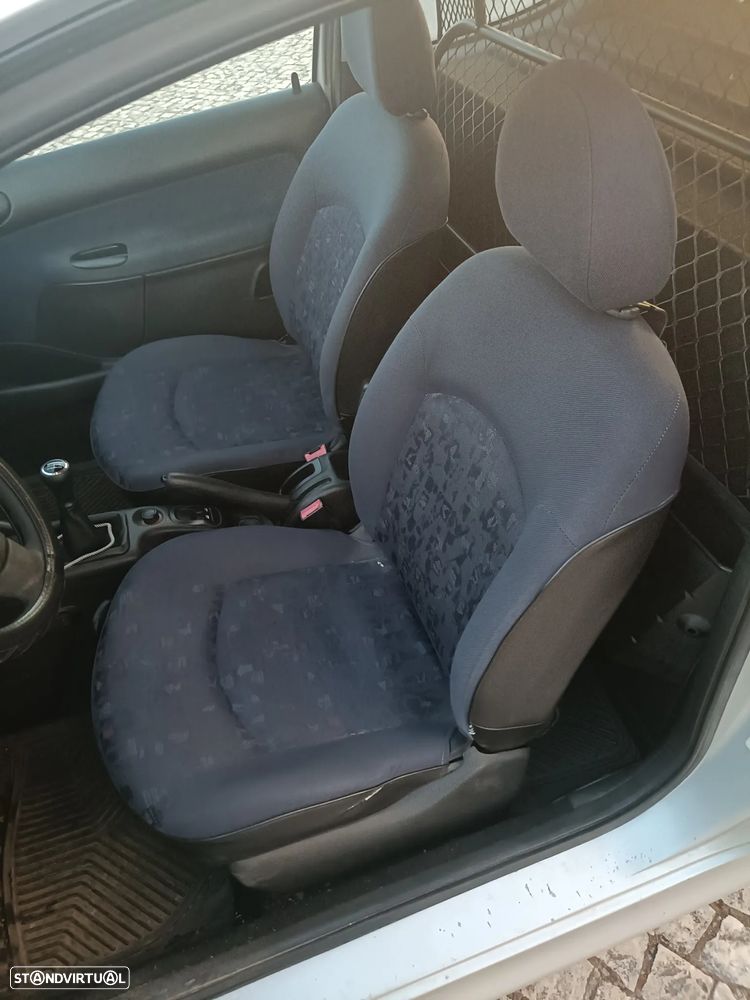 Peugeot 206 - 11