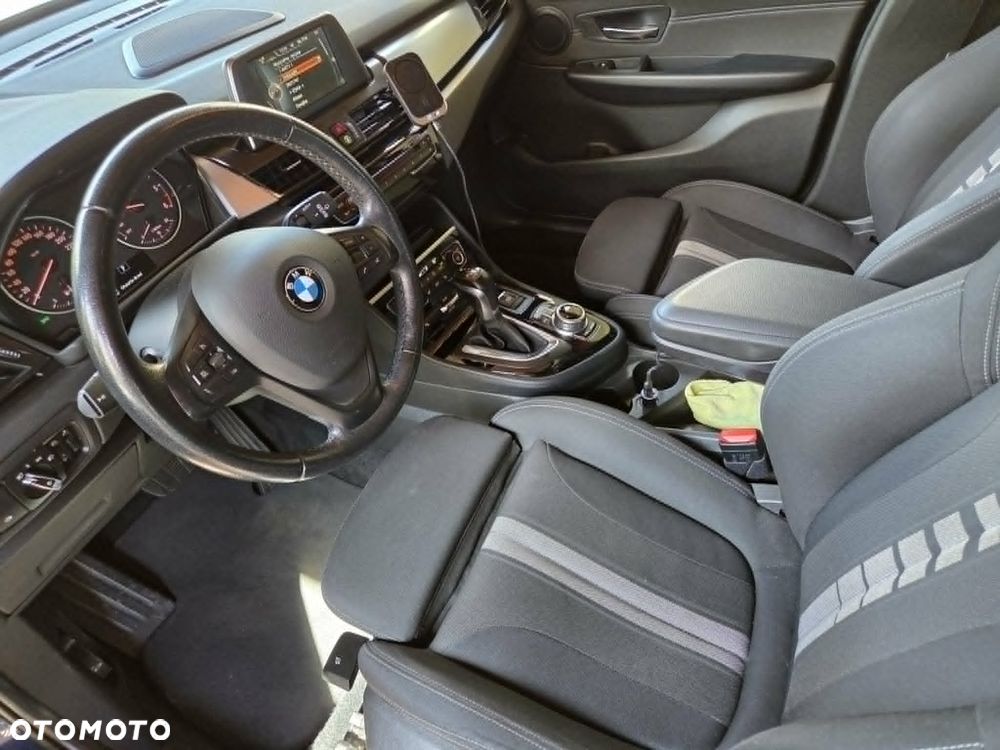BMW Seria 2 218d xDrive Sport - 9