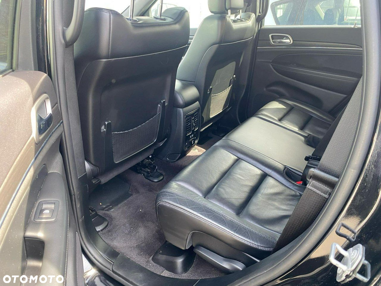Jeep Grand Cherokee - 22