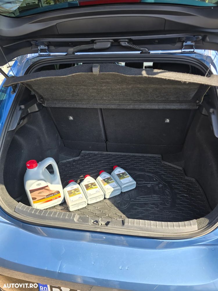 Toyota Corolla 1.8 HSD Dynamic - 17