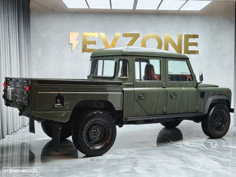 Land Rover Defender 130 - 7